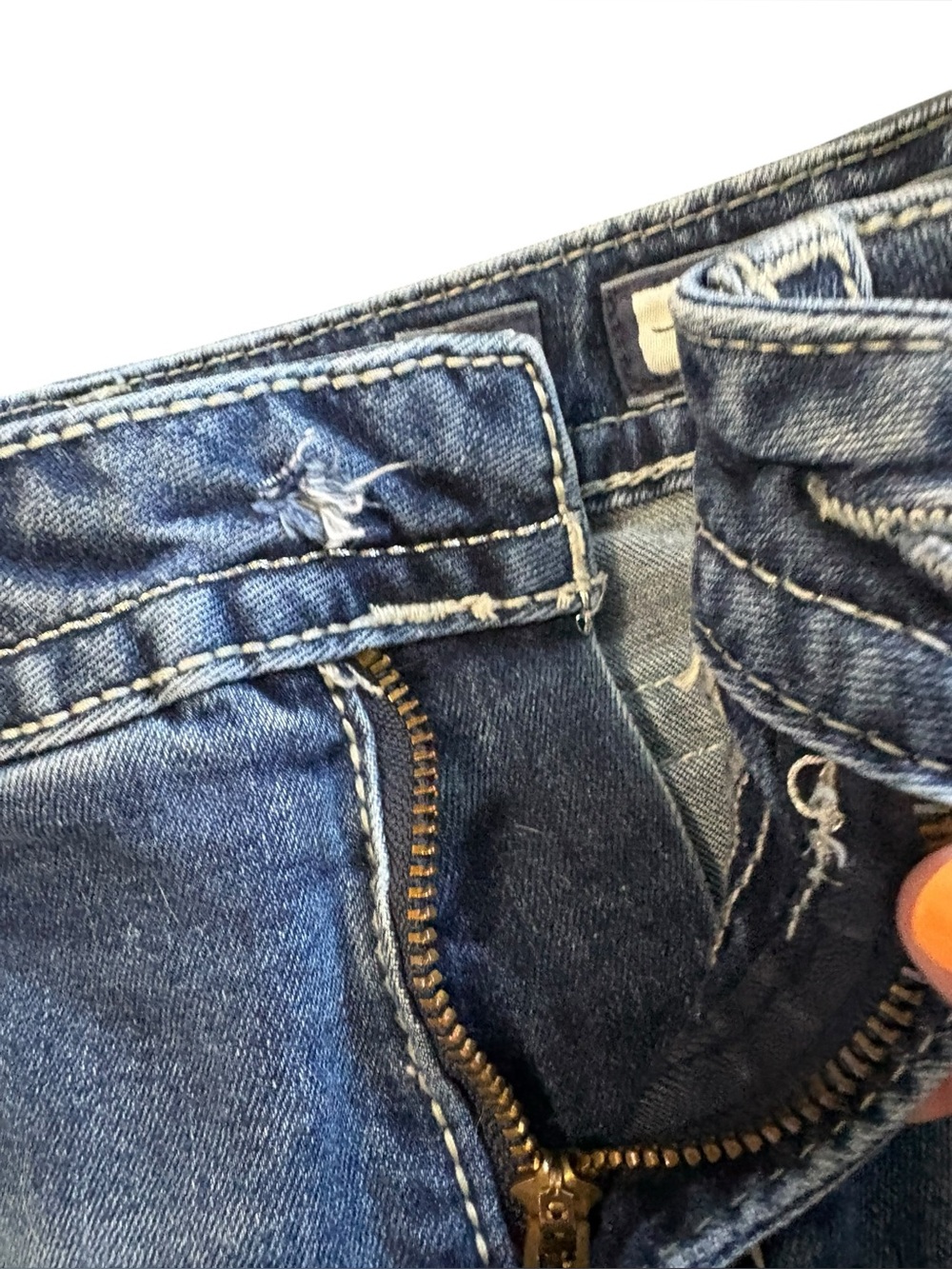 Miss Me shorts has flaw - Picture 3 of 7